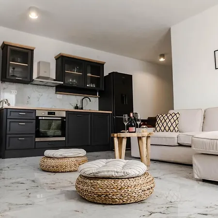 Lus Апартаменты Шибеник